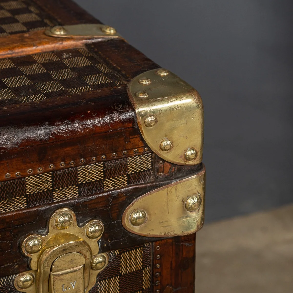 PUSHKIN ANTIQUES - ANTIQUE 20thC LOUIS VUITTON TRUNK IN DAMIER CANVAS, PARIS c.1900 - 20.jpg