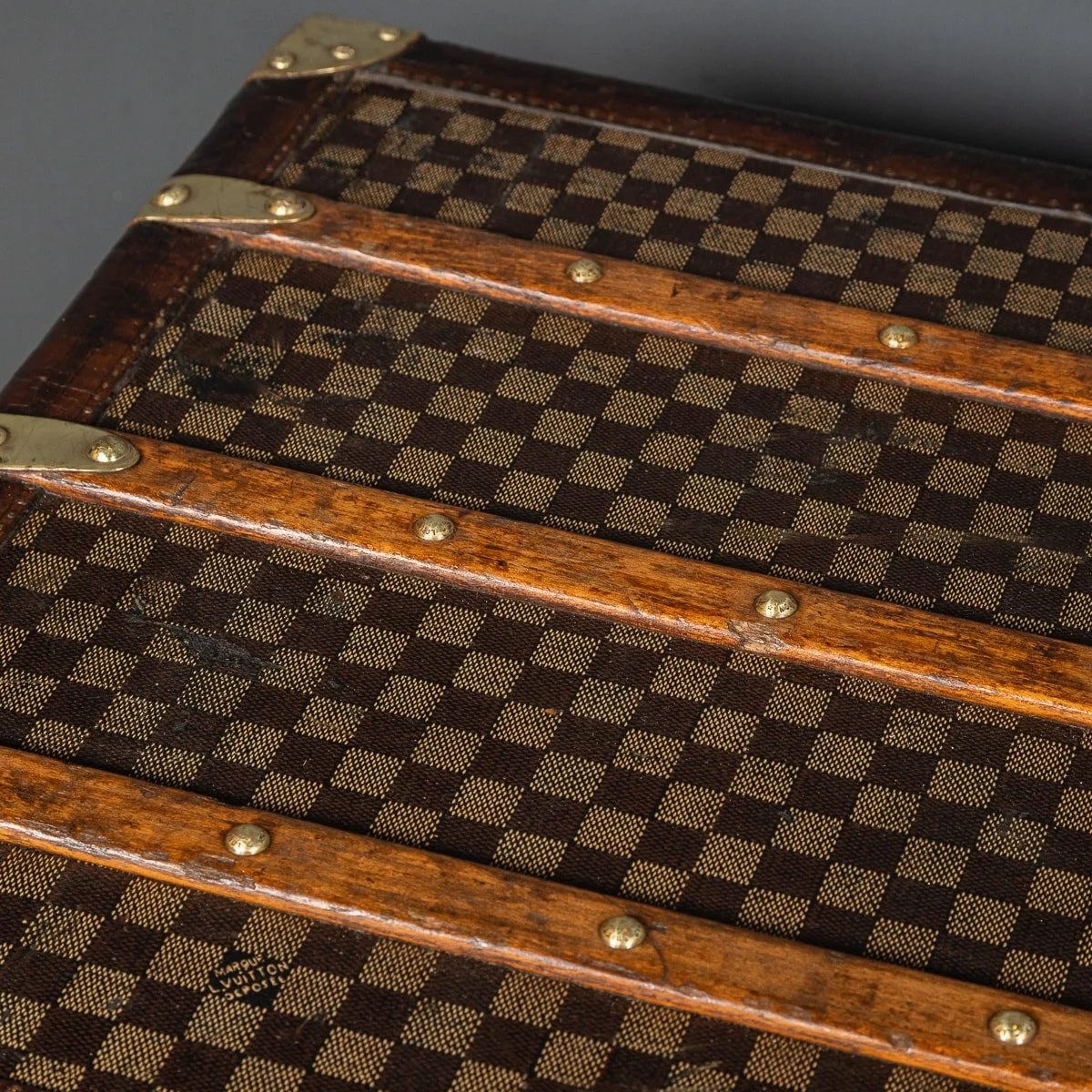 PUSHKIN ANTIQUES - ANTIQUE 20thC LOUIS VUITTON TRUNK IN DAMIER CANVAS, PARIS c.1900 - 24.jpg
