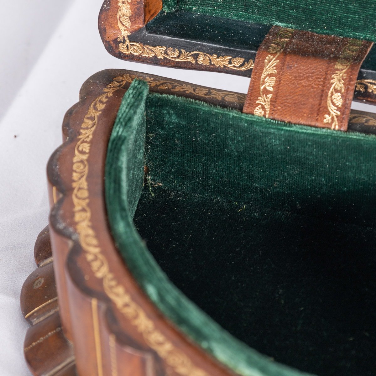 PUSHKIN ANTIQUES - ANTIQUE 19thC CONTINENTAL LEATHER REUGE MUSIC JEWELLERY BOX c.1880 - 10.jpg