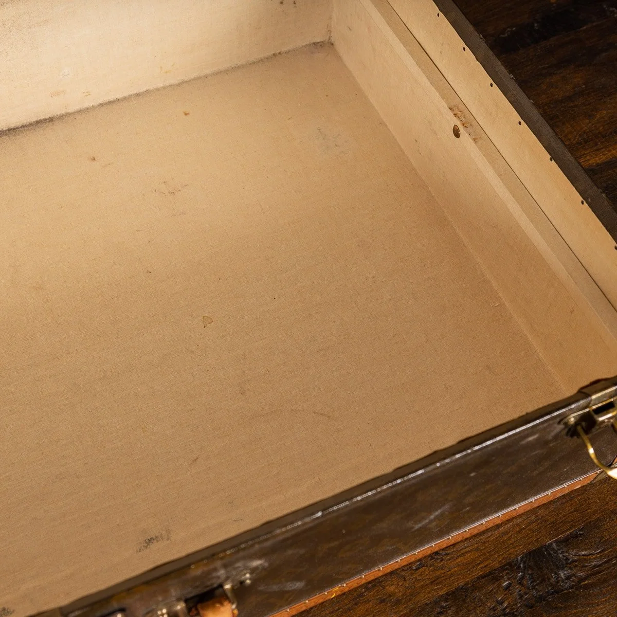 PUSHKIN ANTIQUES - MID 20thC LOUIS VUITTON SUITCASE IN MONOGRAM CANVAS, PARIS - 168.jpg