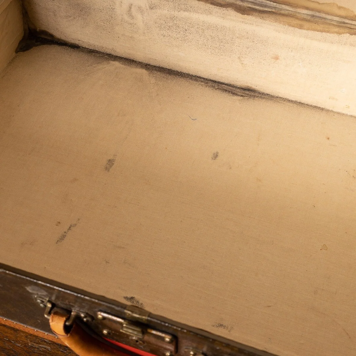 PUSHKIN ANTIQUES - MID 20thC LOUIS VUITTON SUITCASE IN MONOGRAM CANVAS, PARIS - 167.jpg