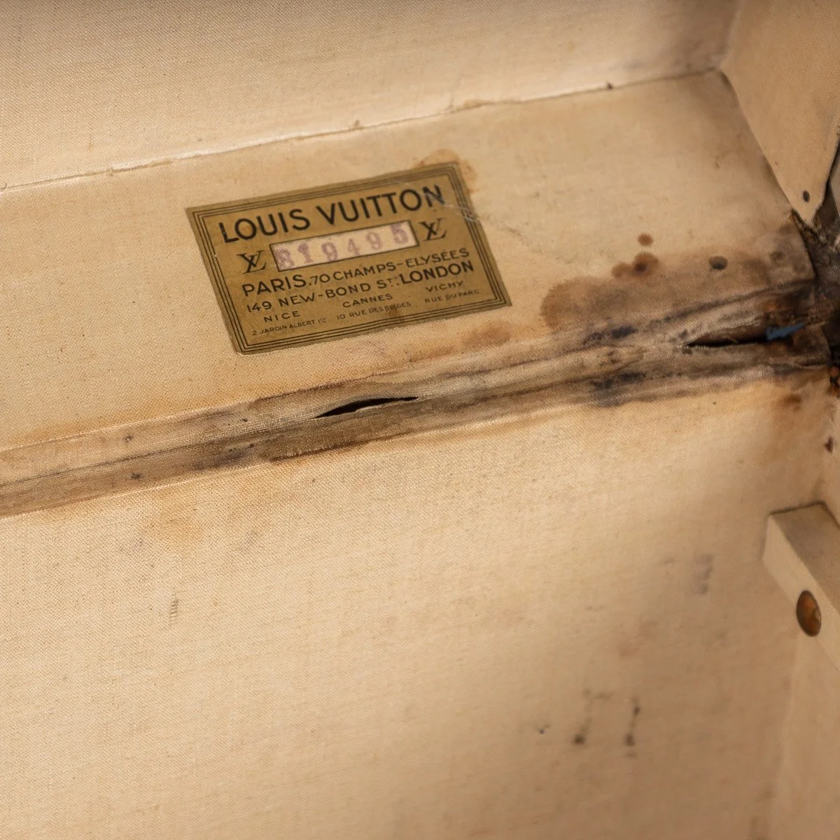 PUSHKIN ANTIQUES - MID 20thC LOUIS VUITTON SUITCASE IN MONOGRAM CANVAS, PARIS - 156.jpg