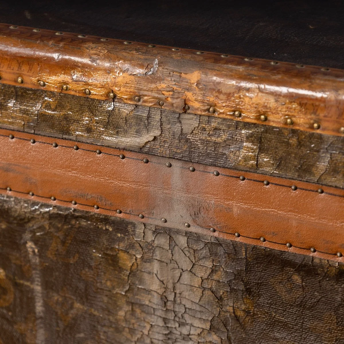 PUSHKIN ANTIQUES - MID 20thC LOUIS VUITTON SUITCASE IN MONOGRAM CANVAS, PARIS - 173.jpg
