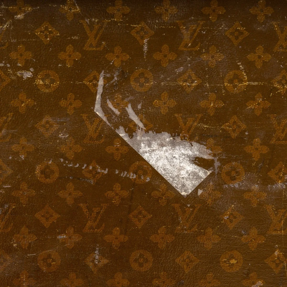 PUSHKIN ANTIQUES - MID 20thC LOUIS VUITTON SUITCASE IN MONOGRAM CANVAS, PARIS - 178.jpg