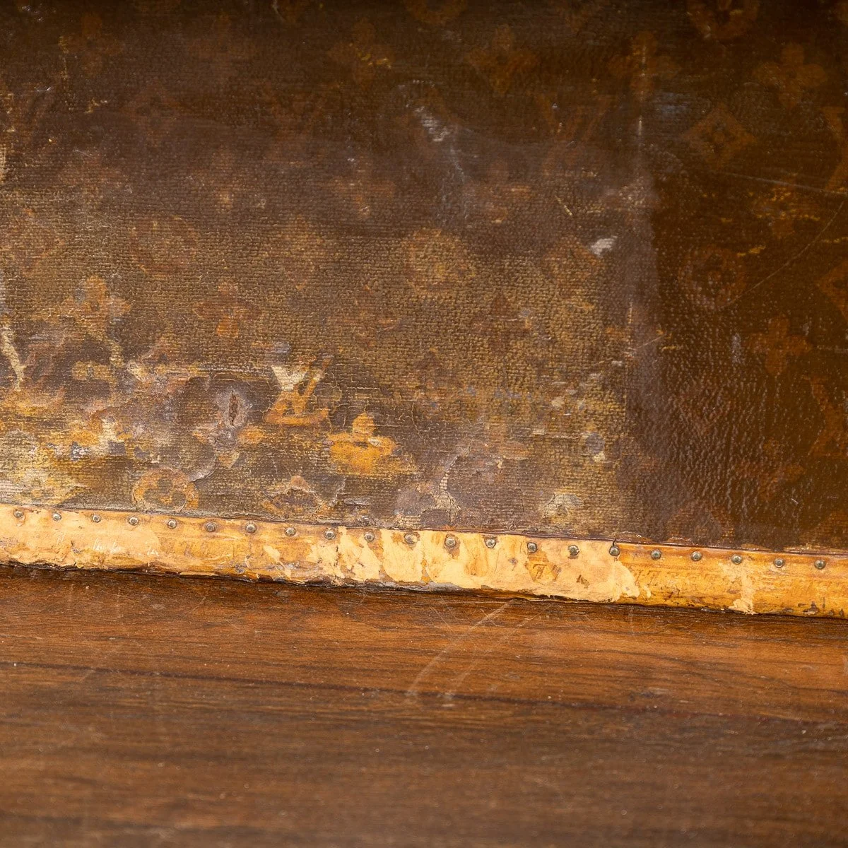 PUSHKIN ANTIQUES - MID 20thC LOUIS VUITTON SUITCASE IN MONOGRAM CANVAS, PARIS - 182.jpg