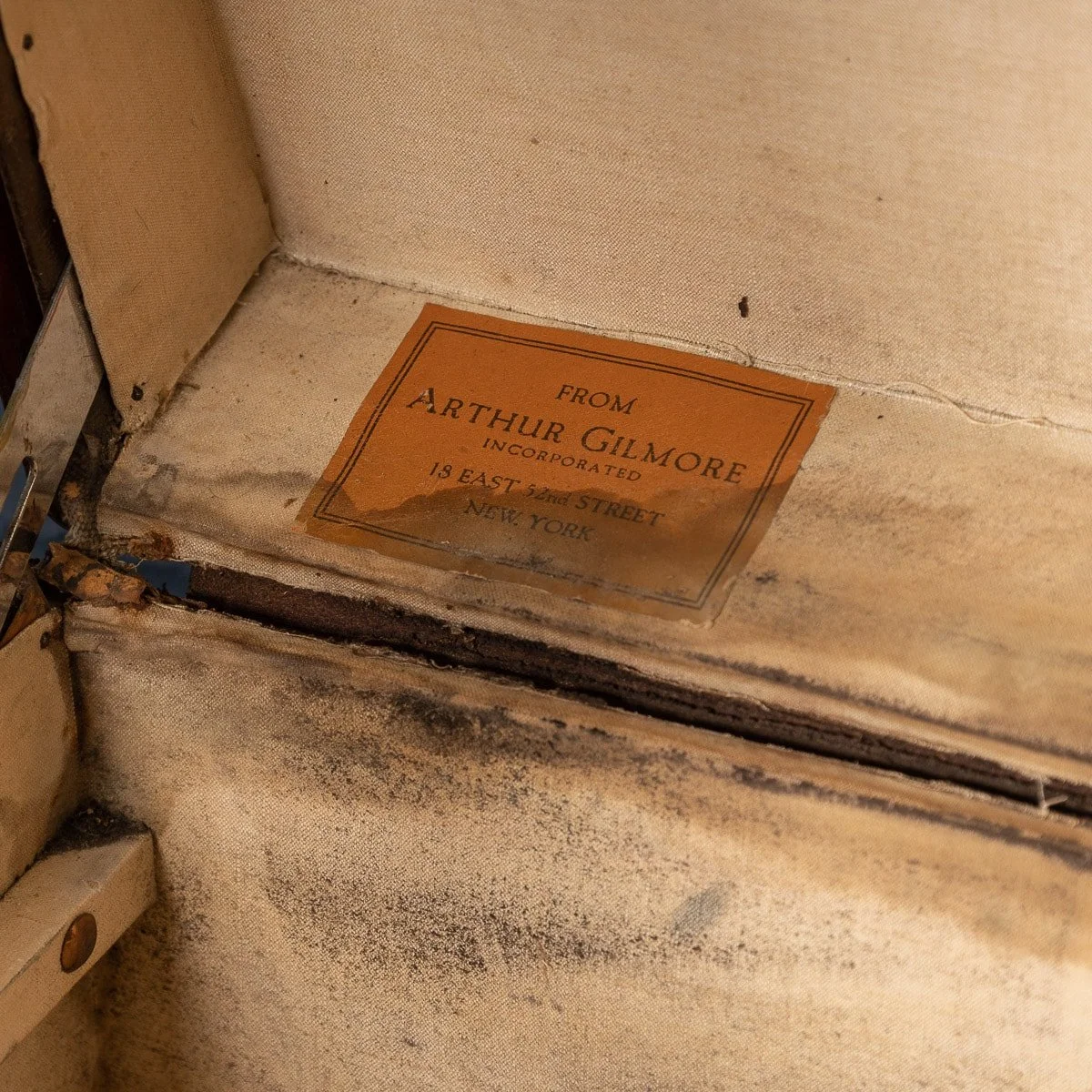 PUSHKIN ANTIQUES - MID 20thC LOUIS VUITTON SUITCASE IN MONOGRAM CANVAS, PARIS - 154.jpg