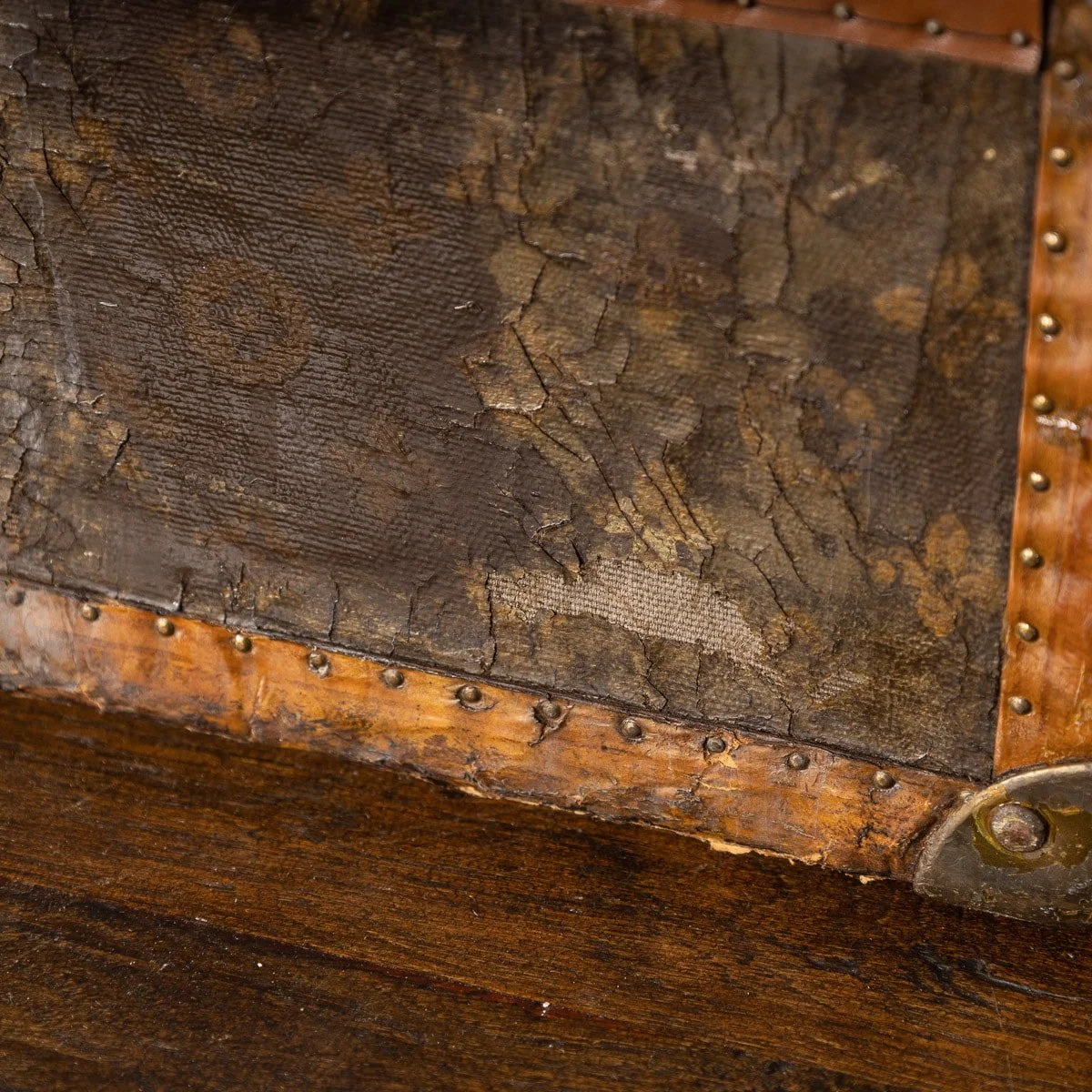 PUSHKIN ANTIQUES - MID 20thC LOUIS VUITTON SUITCASE IN MONOGRAM CANVAS, PARIS - 171.jpg