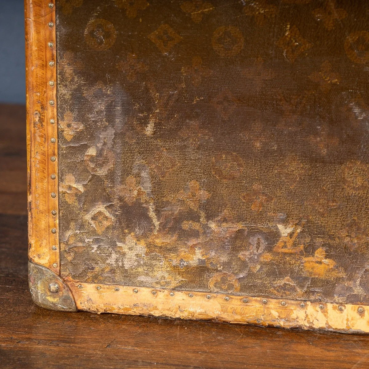 PUSHKIN ANTIQUES - MID 20thC LOUIS VUITTON SUITCASE IN MONOGRAM CANVAS, PARIS - 181.jpg