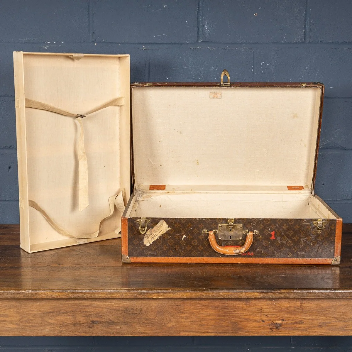 PUSHKIN ANTIQUES - MID 20thC LOUIS VUITTON SUITCASE IN MONOGRAM CANVAS, PARIS - 119.jpg