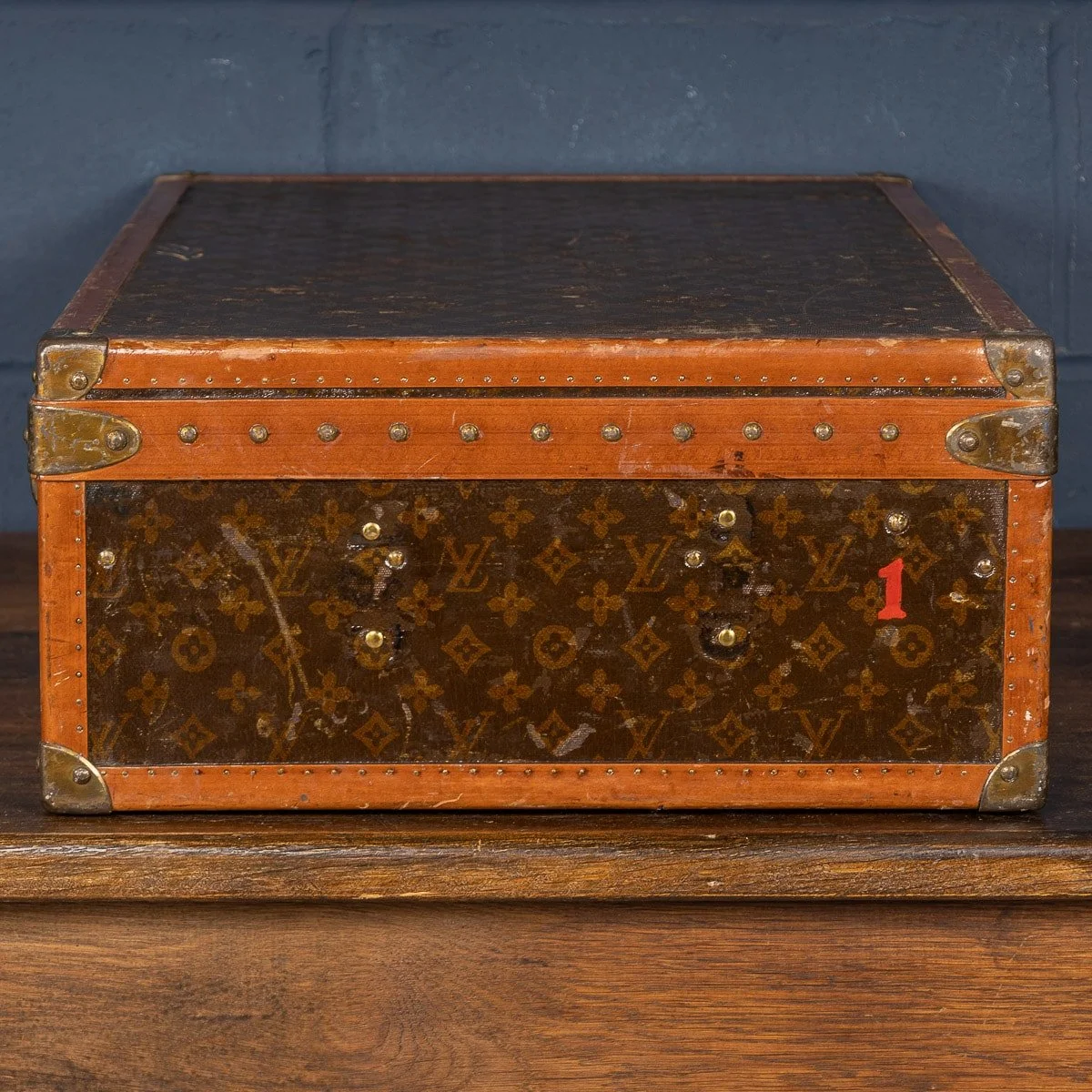 PUSHKIN ANTIQUES - MID 20thC LOUIS VUITTON SUITCASE IN MONOGRAM CANVAS, PARIS - 114.jpg