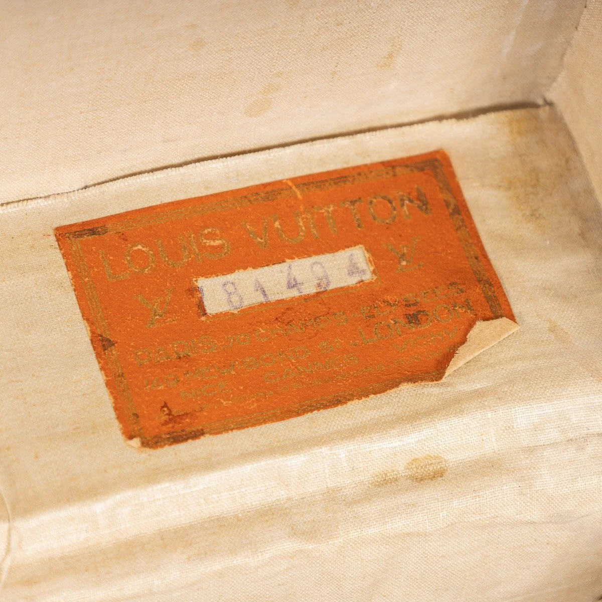 PUSHKIN ANTIQUES - MID 20thC LOUIS VUITTON SUITCASE IN MONOGRAM CANVAS, PARIS - 121.jpg