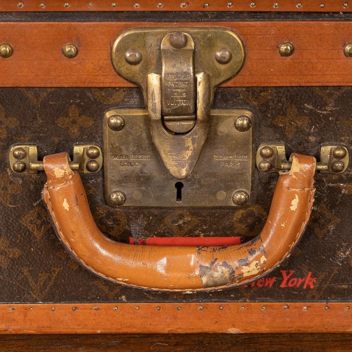 PUSHKIN ANTIQUES - MID 20thC LOUIS VUITTON SUITCASE IN MONOGRAM CANVAS, PARIS - 130.jpg