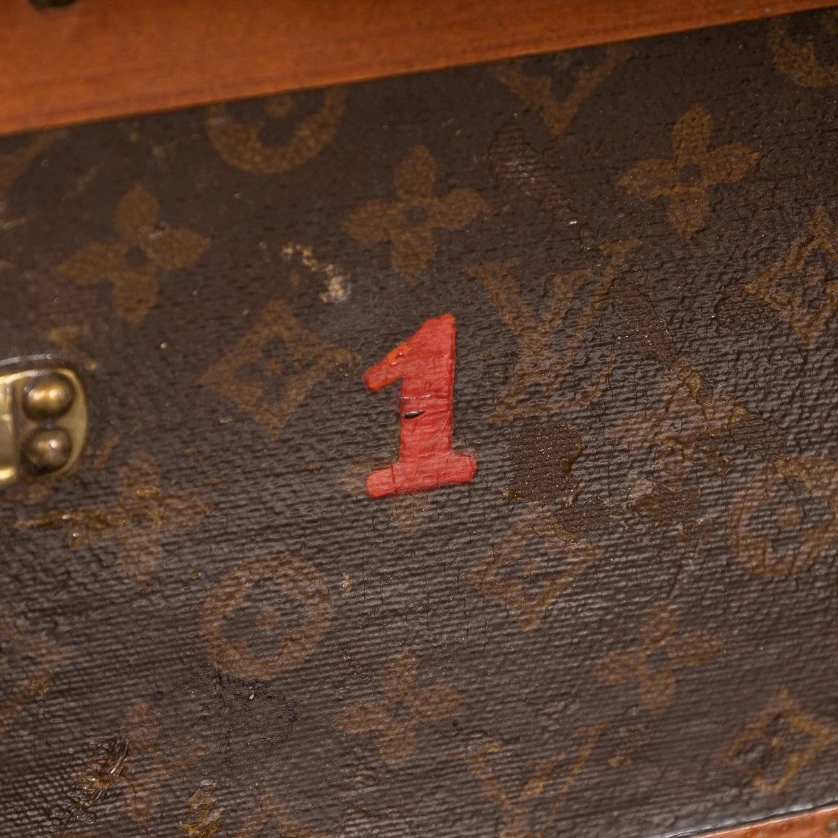 PUSHKIN ANTIQUES - MID 20thC LOUIS VUITTON SUITCASE IN MONOGRAM CANVAS, PARIS - 132.jpg