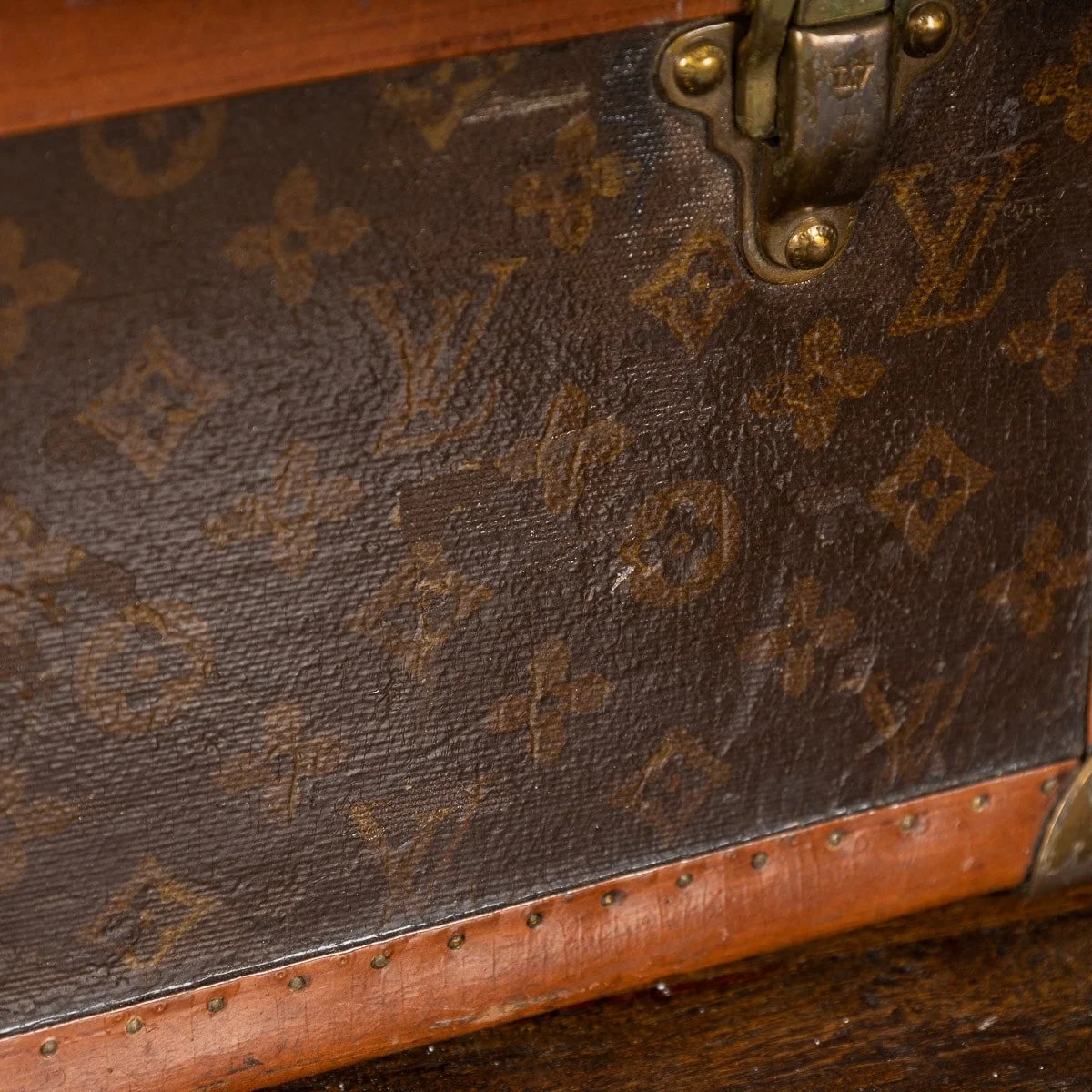 PUSHKIN ANTIQUES - MID 20thC LOUIS VUITTON SUITCASE IN MONOGRAM CANVAS, PARIS - 133.jpg