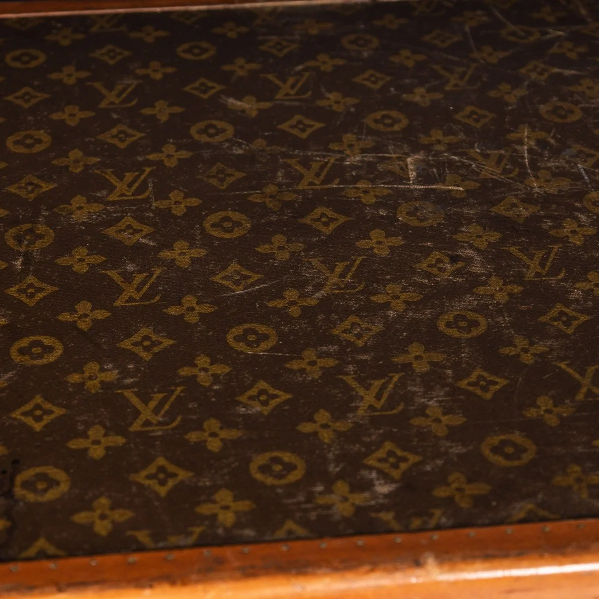 PUSHKIN ANTIQUES - MID 20thC LOUIS VUITTON SUITCASE IN MONOGRAM CANVAS, PARIS - 142.jpg