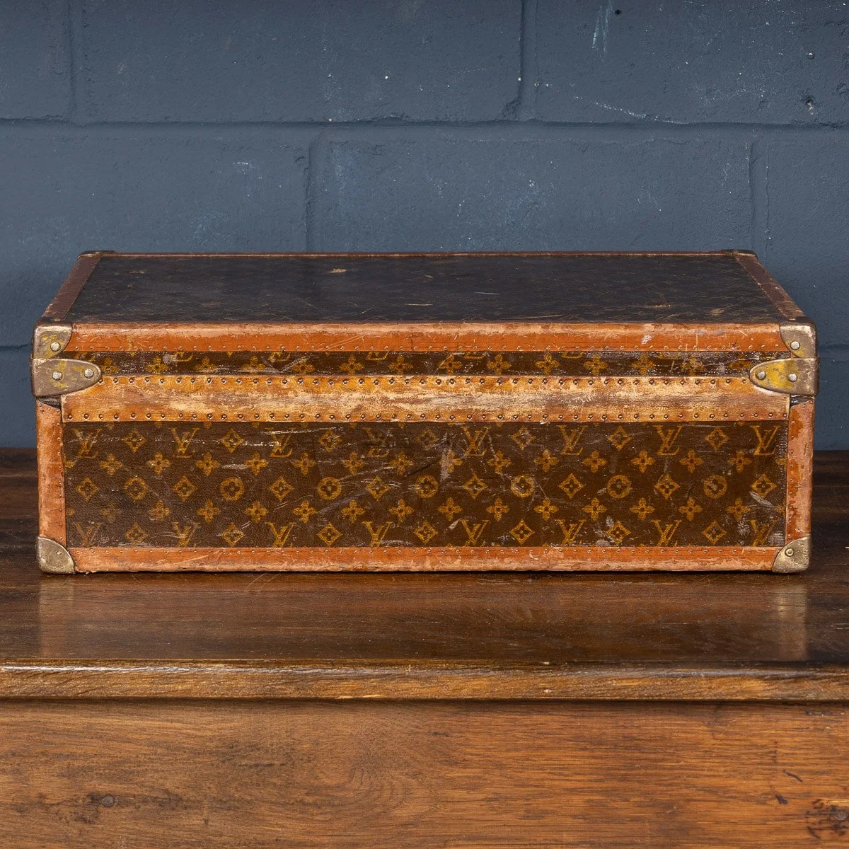 PUSHKIN ANTIQUES - MID 20thC LOUIS VUITTON SUITCASE IN MONOGRAM CANVAS, PARIS - 83.jpg