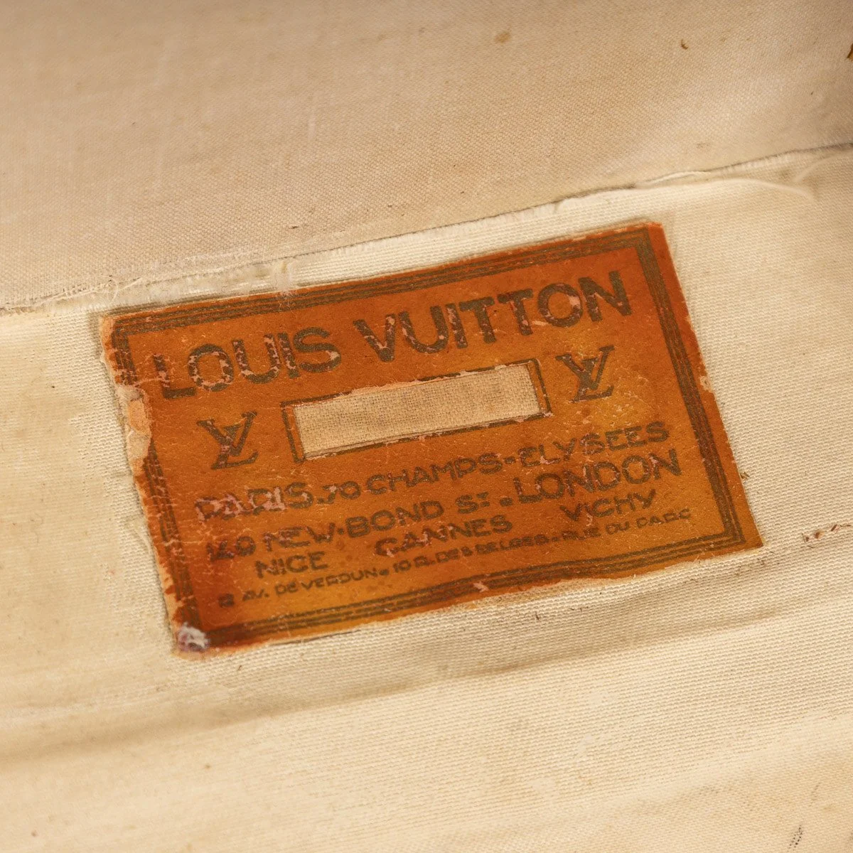 PUSHKIN ANTIQUES - MID 20thC LOUIS VUITTON SUITCASE IN MONOGRAM CANVAS, PARIS - 88.jpg