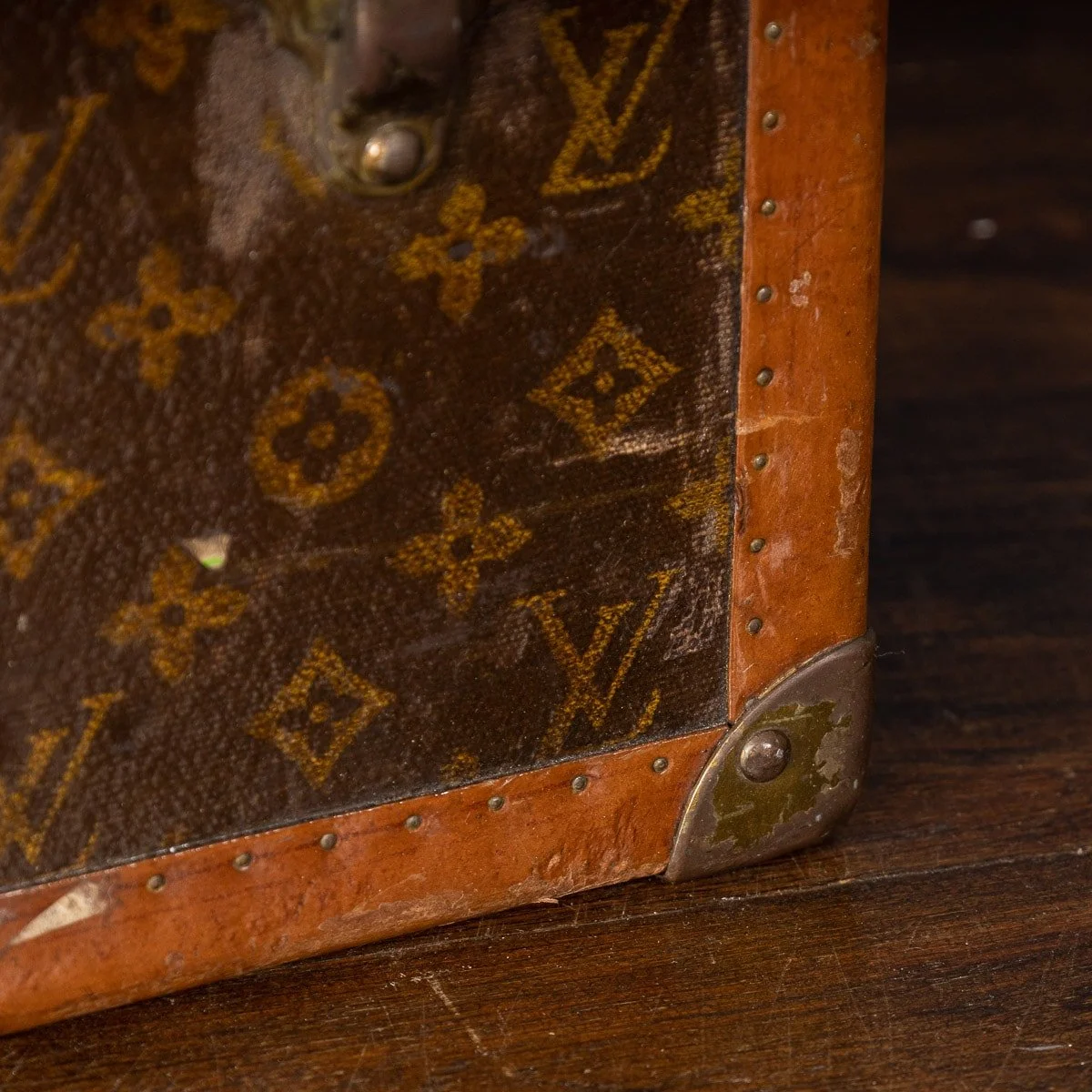 PUSHKIN ANTIQUES - MID 20thC LOUIS VUITTON SUITCASE IN MONOGRAM CANVAS, PARIS - 104.jpg
