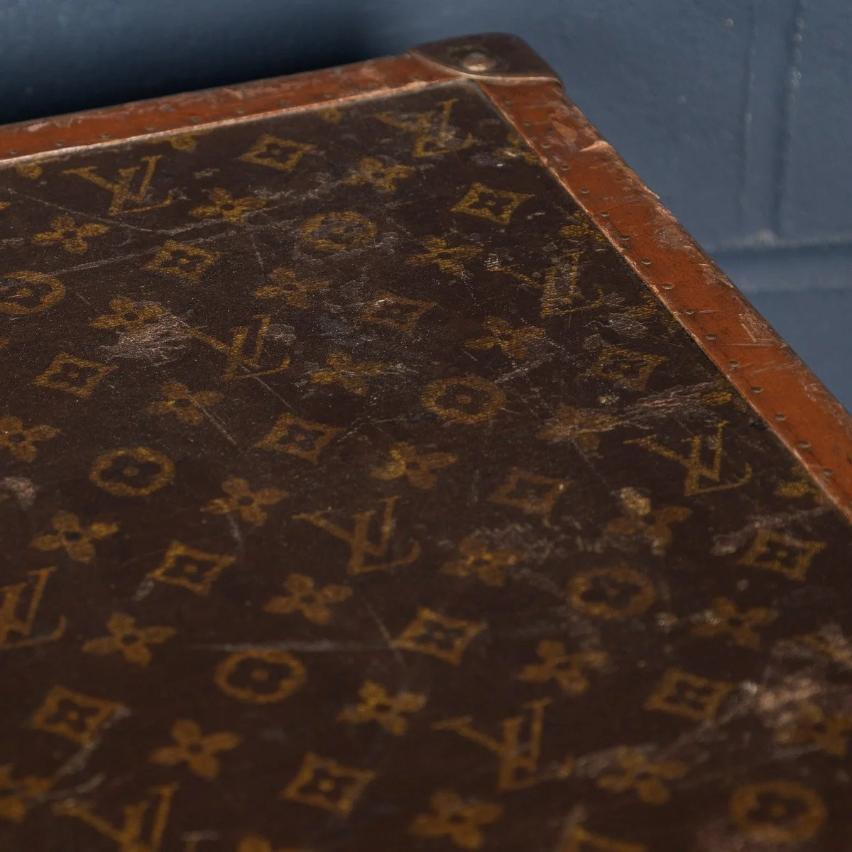 PUSHKIN ANTIQUES - MID 20thC LOUIS VUITTON SUITCASE IN MONOGRAM CANVAS, PARIS - 106.jpg