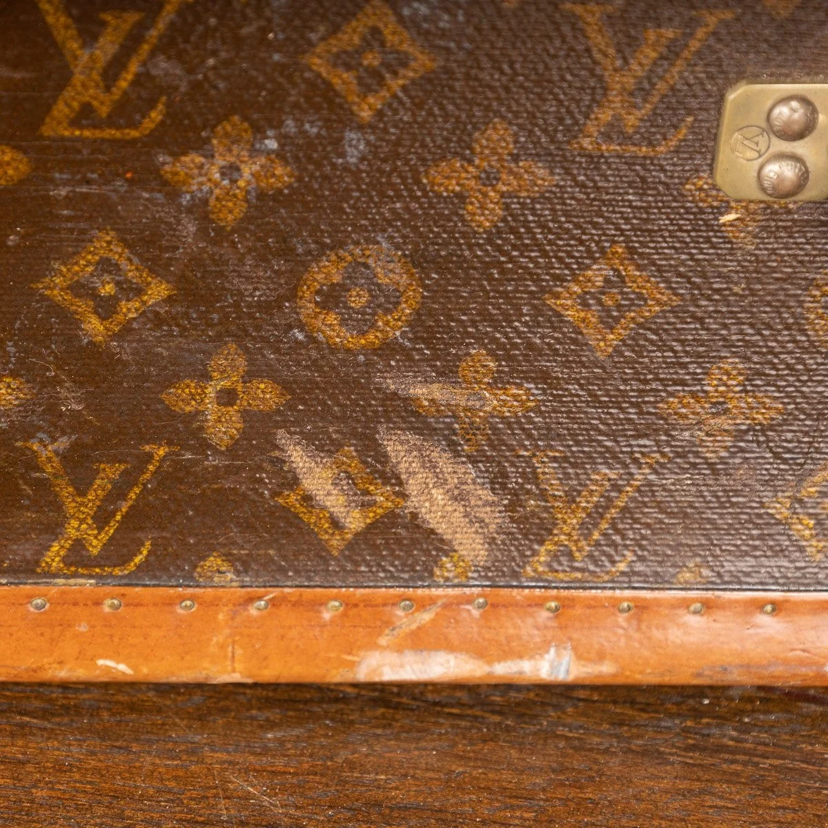 PUSHKIN ANTIQUES - MID 20thC LOUIS VUITTON SUITCASE IN MONOGRAM CANVAS, PARIS - 109.jpg
