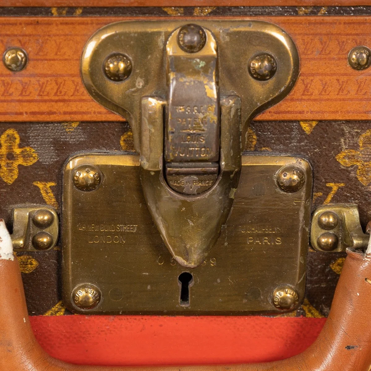 PUSHKIN ANTIQUES - MID 20thC LOUIS VUITTON SUITCASE IN MONOGRAM CANVAS, PARIS - 59.jpg