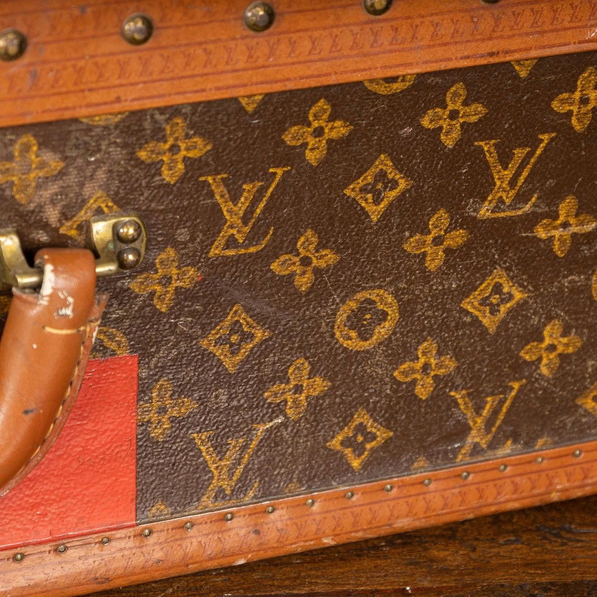 PUSHKIN ANTIQUES - MID 20thC LOUIS VUITTON SUITCASE IN MONOGRAM CANVAS, PARIS - 62.jpg