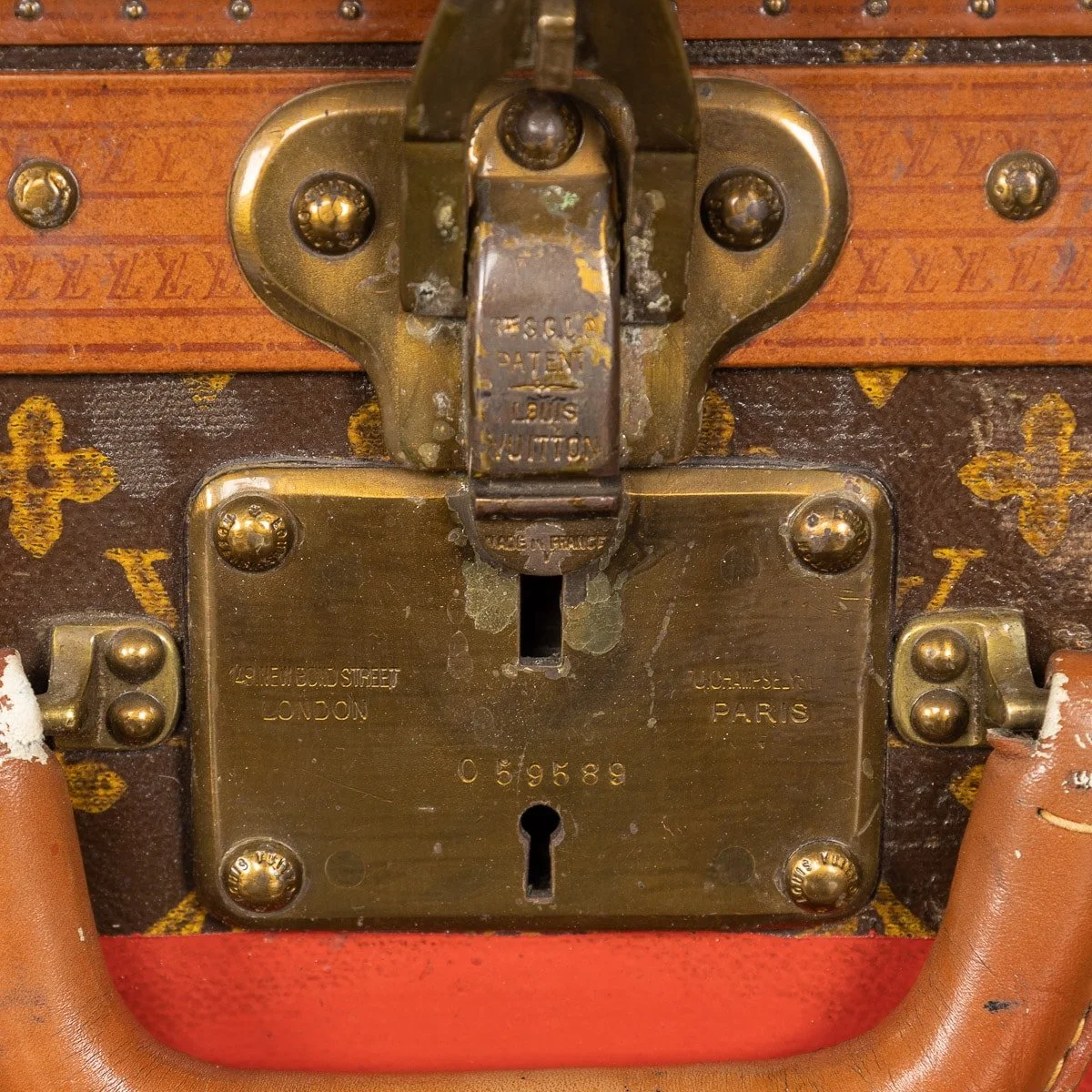 PUSHKIN ANTIQUES - MID 20thC LOUIS VUITTON SUITCASE IN MONOGRAM CANVAS, PARIS - 60.jpg