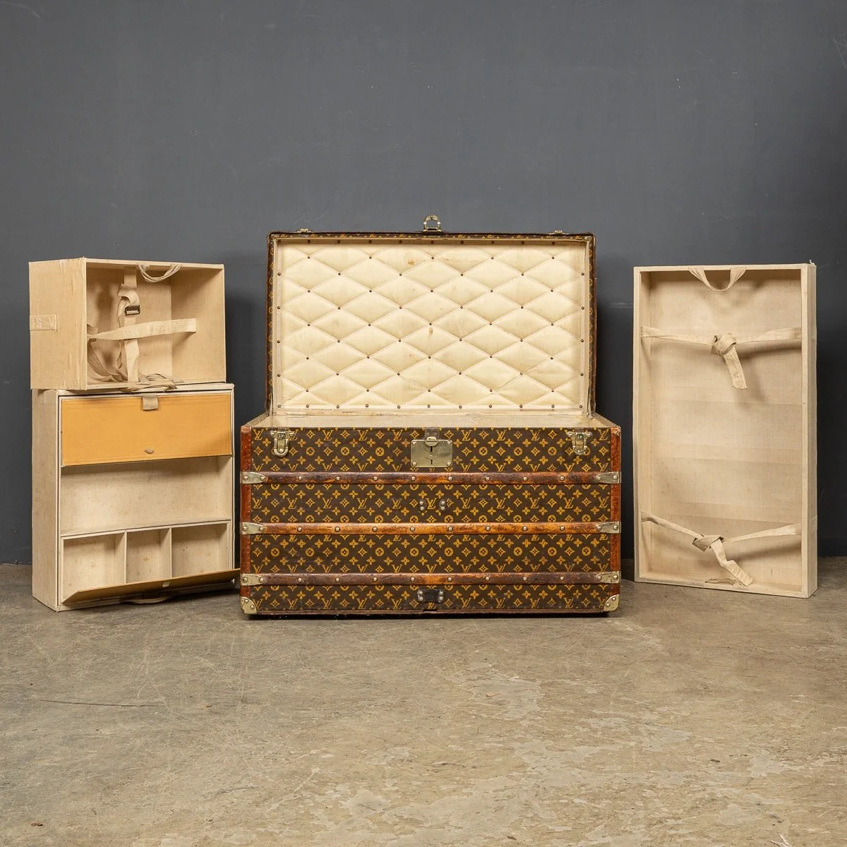 PUSHKIN ANTIQUES - ANTIQUE 20thC LOUIS VUITTON CABIN TRUNK IN MONOGRAM CANVAS, PARIS c.1920 - 10.jpg