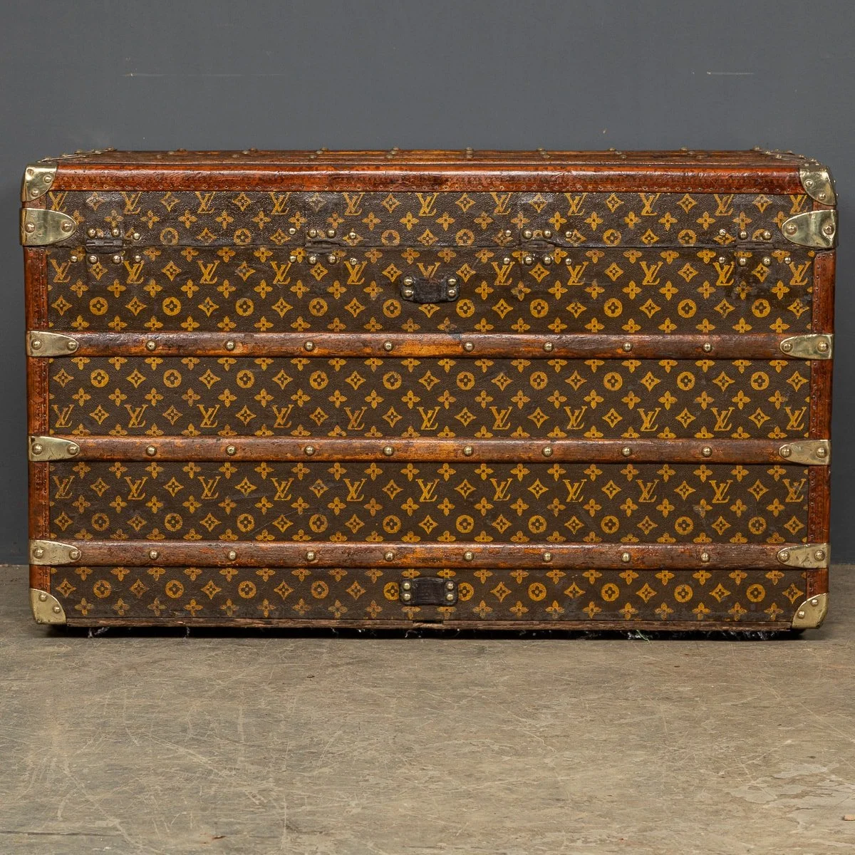 PUSHKIN ANTIQUES - ANTIQUE 20thC LOUIS VUITTON CABIN TRUNK IN MONOGRAM CANVAS, PARIS c.1920 - 06.jpg