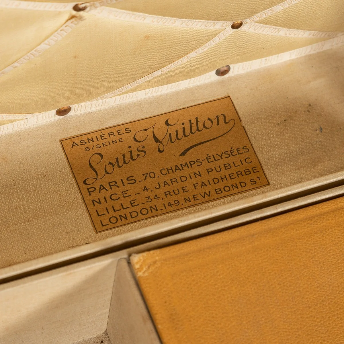 PUSHKIN ANTIQUES - ANTIQUE 20thC LOUIS VUITTON CABIN TRUNK IN MONOGRAM CANVAS, PARIS c.1920 - 16.jpg