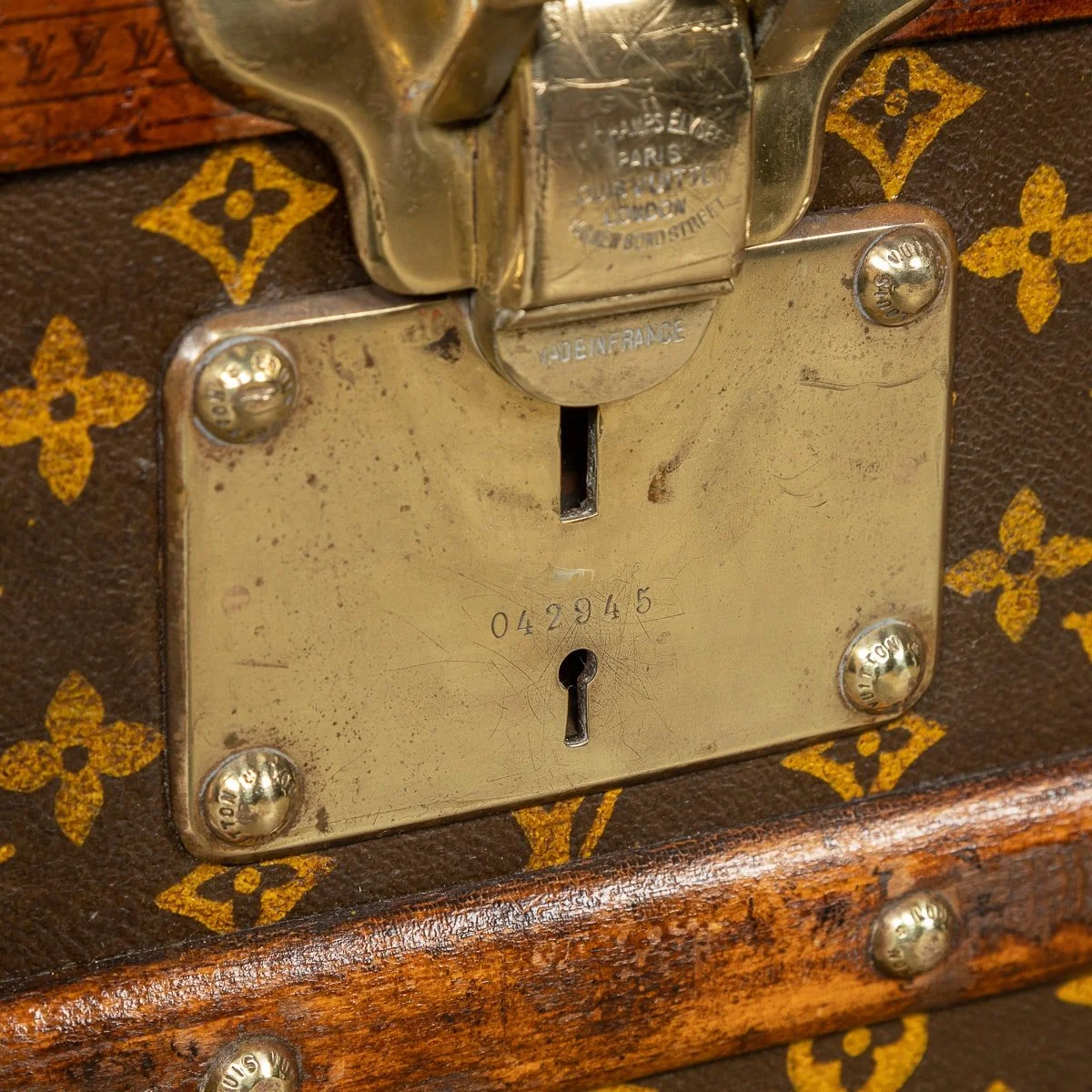 PUSHKIN ANTIQUES - ANTIQUE 20thC LOUIS VUITTON CABIN TRUNK IN MONOGRAM CANVAS, PARIS c.1920 - 19.jpg