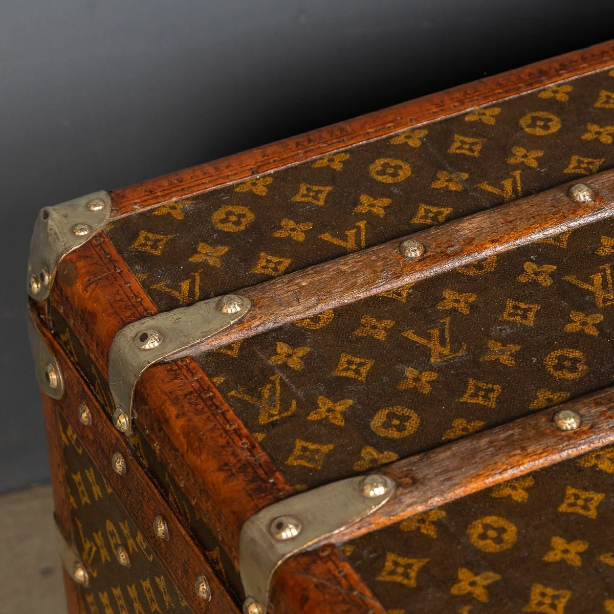 PUSHKIN ANTIQUES - ANTIQUE 20thC LOUIS VUITTON CABIN TRUNK IN MONOGRAM CANVAS, PARIS c.1920 - 28.jpg