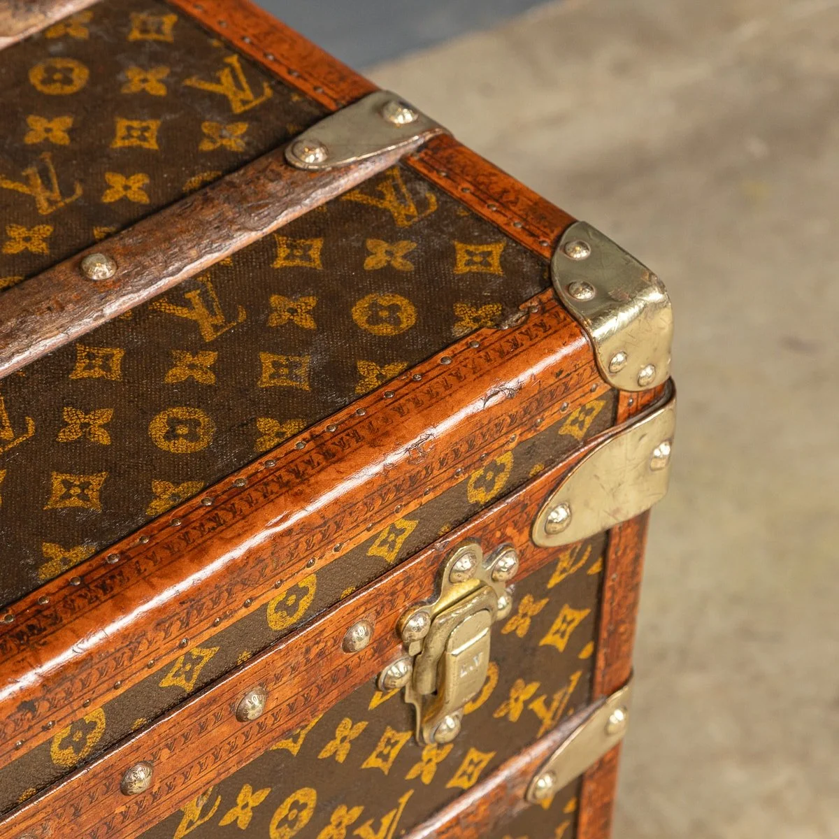 PUSHKIN ANTIQUES - ANTIQUE 20thC LOUIS VUITTON CABIN TRUNK IN MONOGRAM CANVAS, PARIS c.1920 - 31.jpg