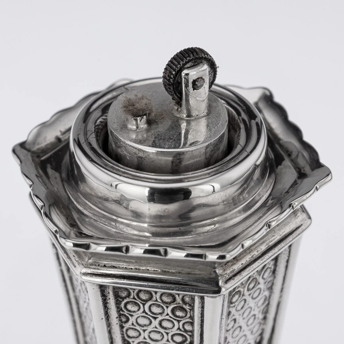 PUSHKIN ANTIQUES - ANTIQUE 20thC ENGLISH SOLID SILVER LAMPLIGHT SHAPED TABLE CIGAR LIGHTER c.1928 - 08.jpg
