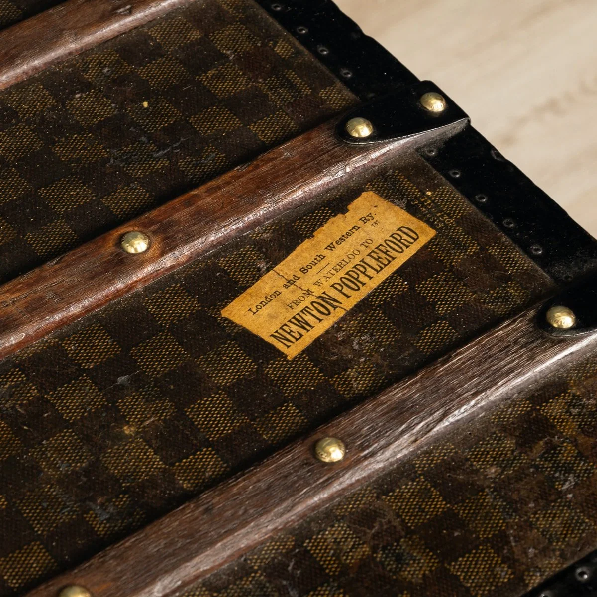 PUSHKIN ANTIQUES - ANTIQUE LOUIS VUITTON %22MALLE HAUTE%22 TRUNK IN DAMIER CANVAS, PARIS c.1900 - 32.jpg