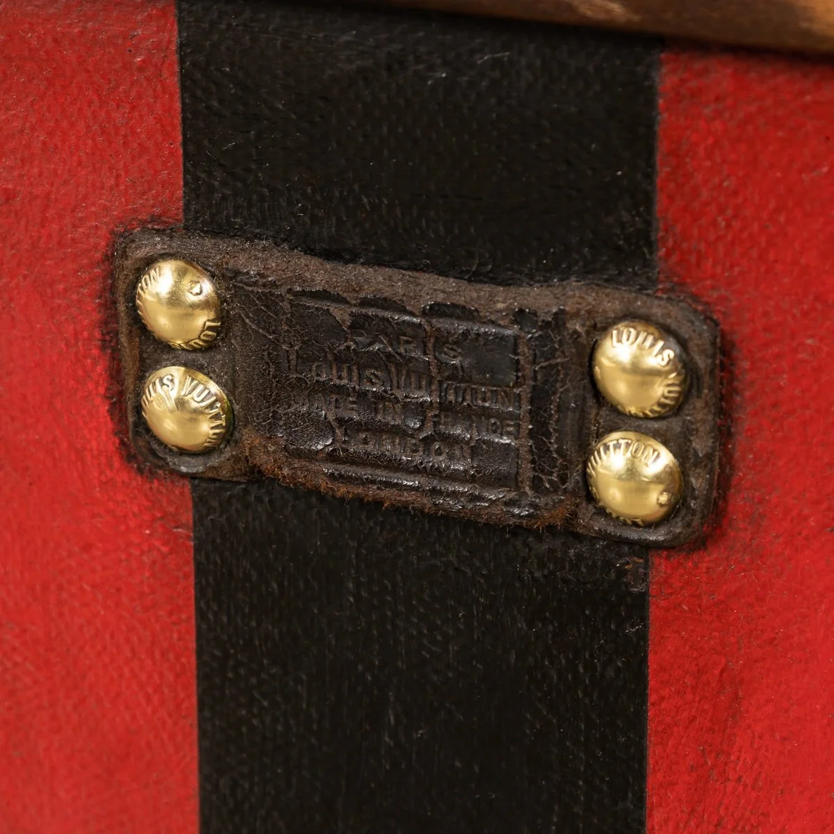 PUSHKIN ANTIQUES - ANTIQUE LOUIS VUITTON %22MALLE HAUTE%22 TRUNK IN DAMIER CANVAS, PARIS c.1900 - 37.jpg
