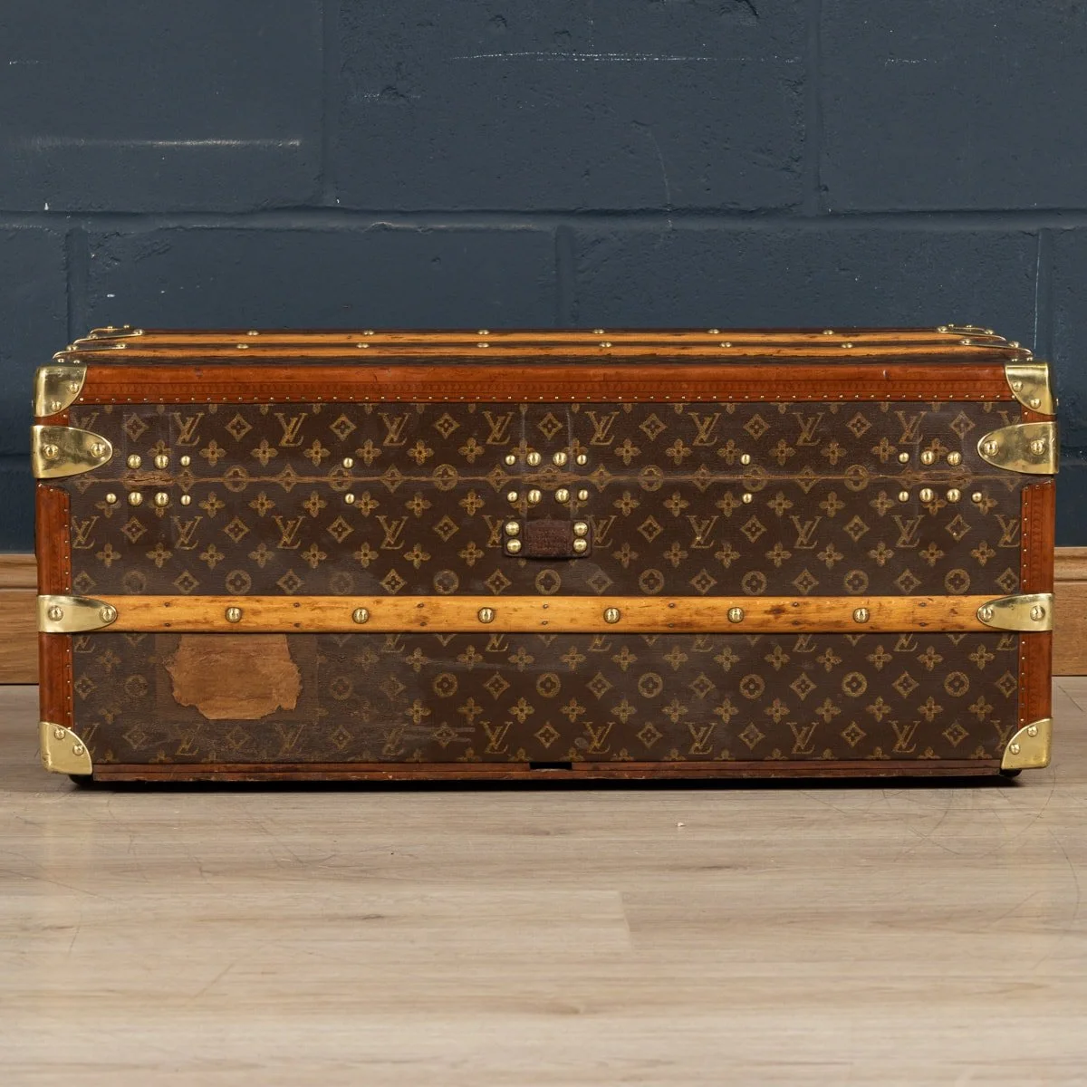 PUSHKIN ANTIQUES - ANTIQUE 20thC LOUIS VUITTON CABIN TRUNK IN MONOGRAM CANVAS, PARIS c.1930 - 06.jpg
