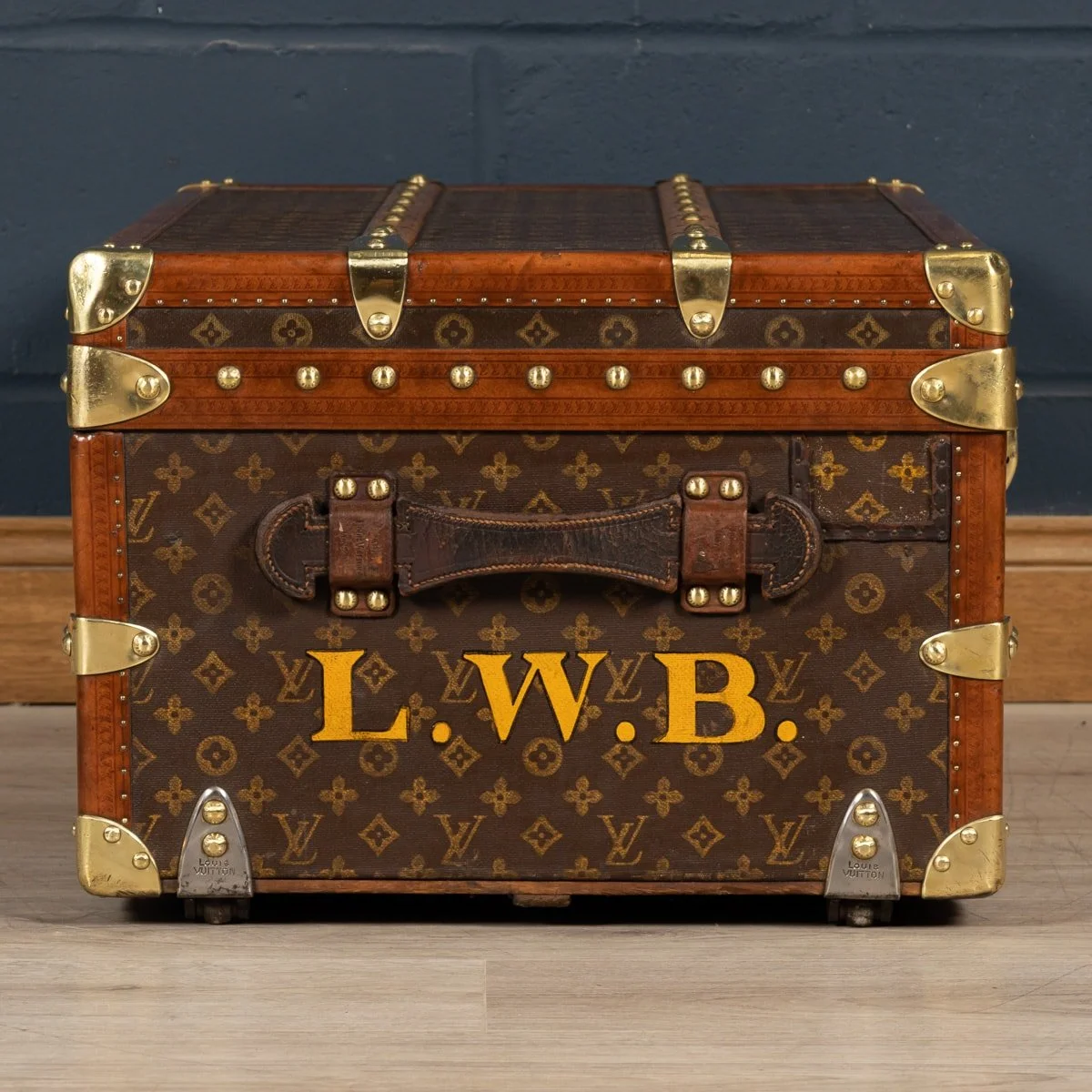 PUSHKIN ANTIQUES - ANTIQUE 20thC LOUIS VUITTON CABIN TRUNK IN MONOGRAM CANVAS, PARIS c.1930 - 07.jpg