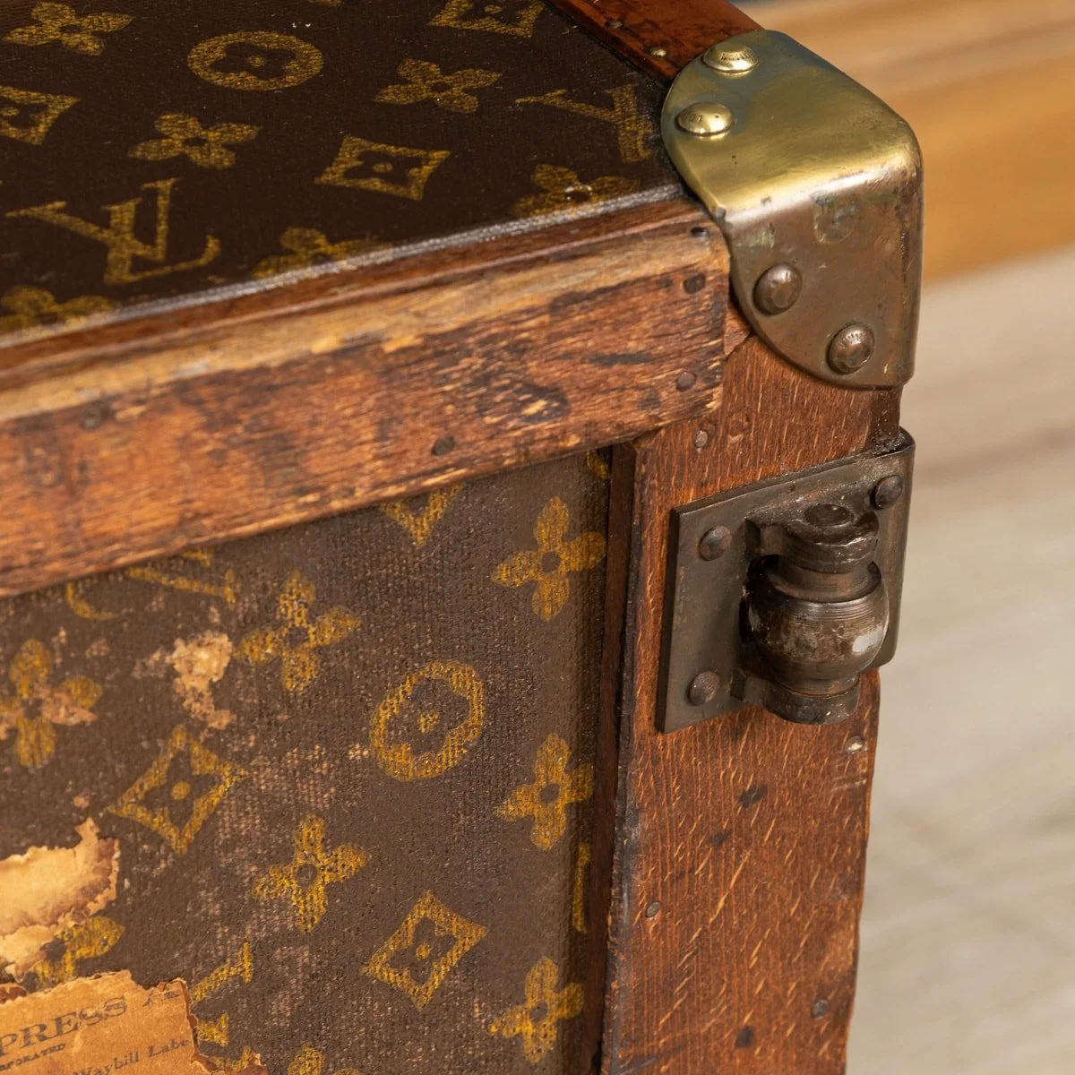 PUSHKIN ANTIQUES - ANTIQUE 20thC LOUIS VUITTON CABIN TRUNK IN MONOGRAM CANVAS, PARIS c.1930 - 15.jpg
