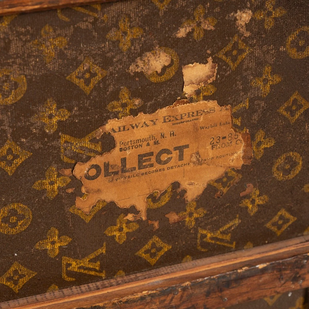 PUSHKIN ANTIQUES - ANTIQUE 20thC LOUIS VUITTON CABIN TRUNK IN MONOGRAM CANVAS, PARIS c.1930 - 14.jpg
