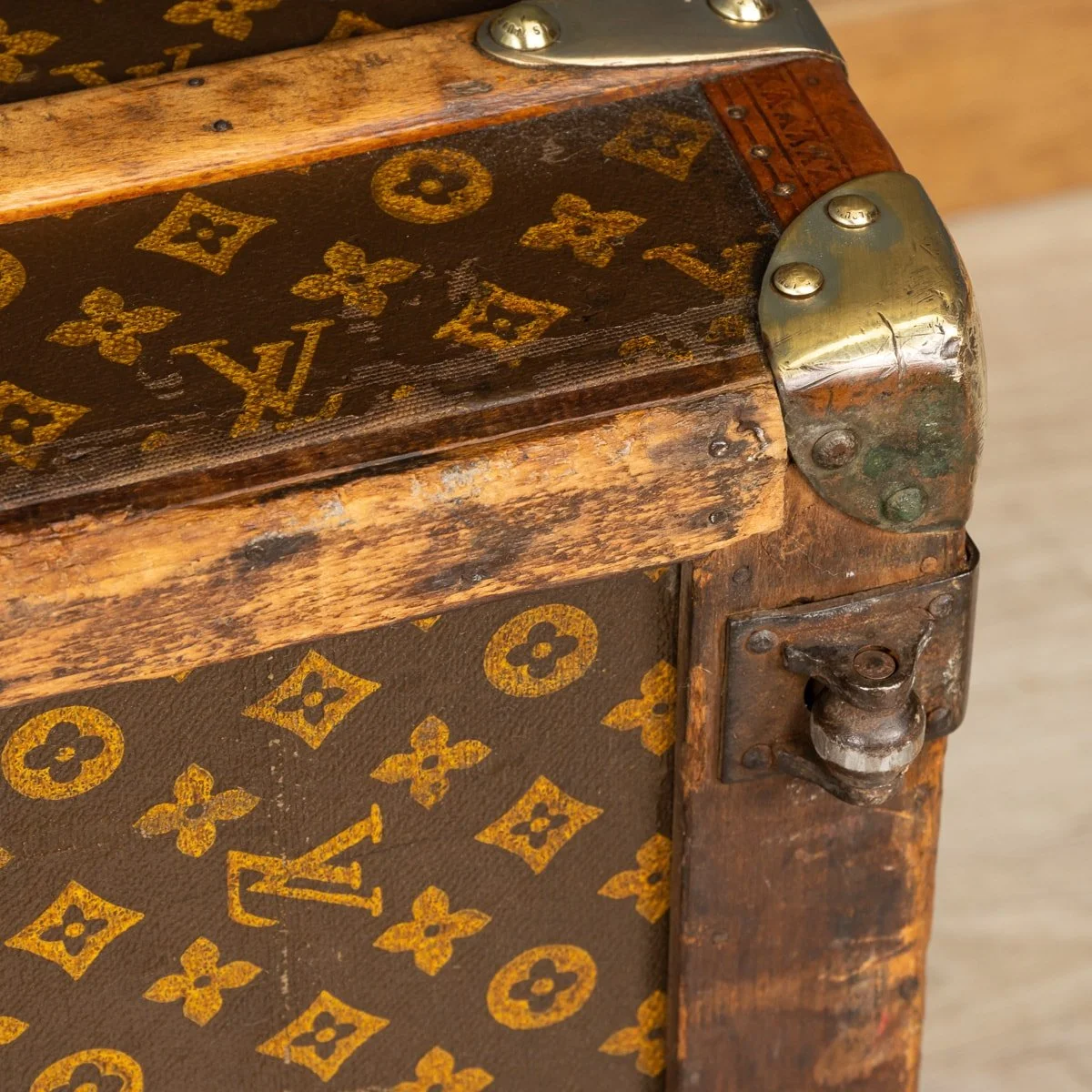 PUSHKIN ANTIQUES - ANTIQUE 20thC LOUIS VUITTON CABIN TRUNK IN MONOGRAM CANVAS, PARIS c.1930 - 18.jpg