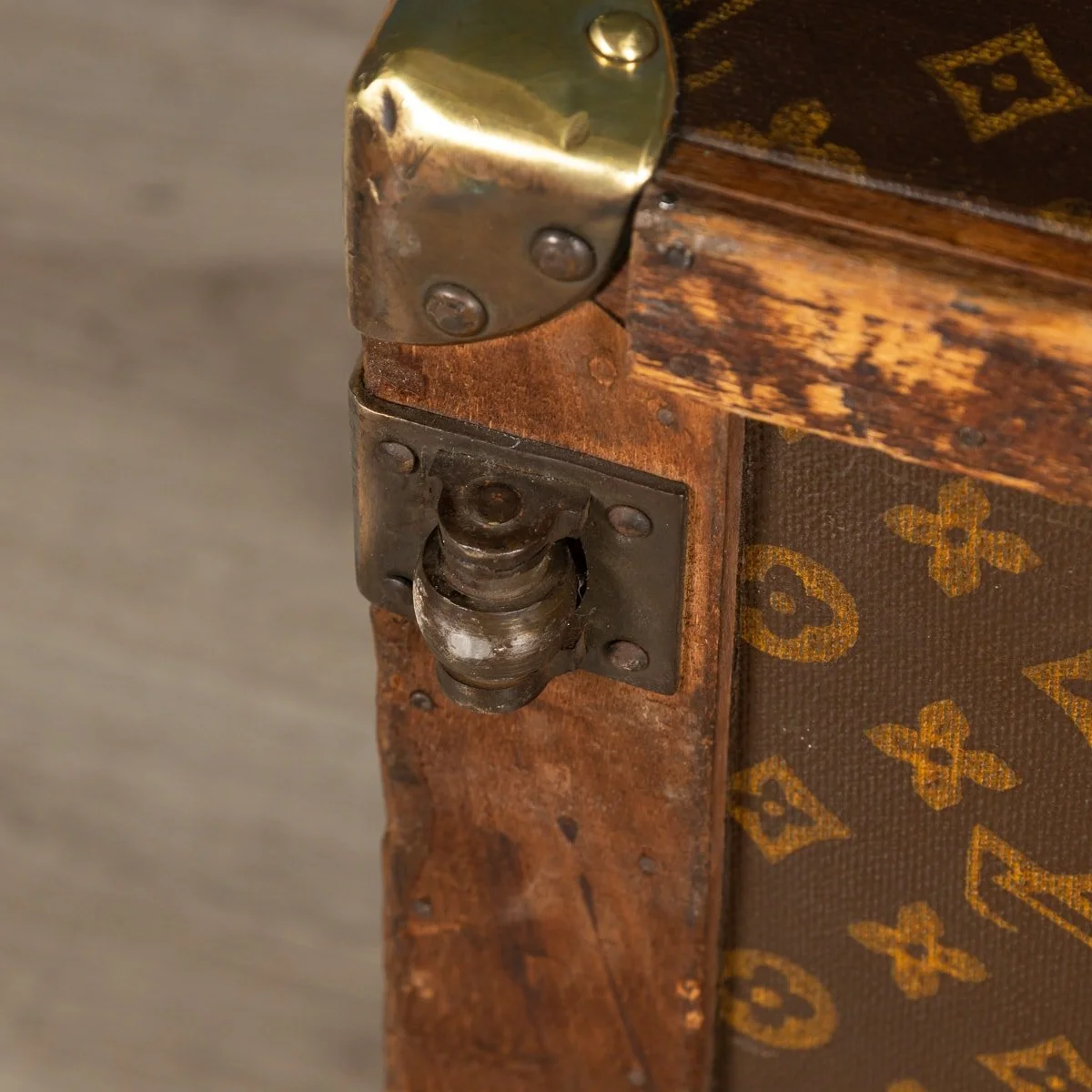PUSHKIN ANTIQUES - ANTIQUE 20thC LOUIS VUITTON CABIN TRUNK IN MONOGRAM CANVAS, PARIS c.1930 - 44.jpg