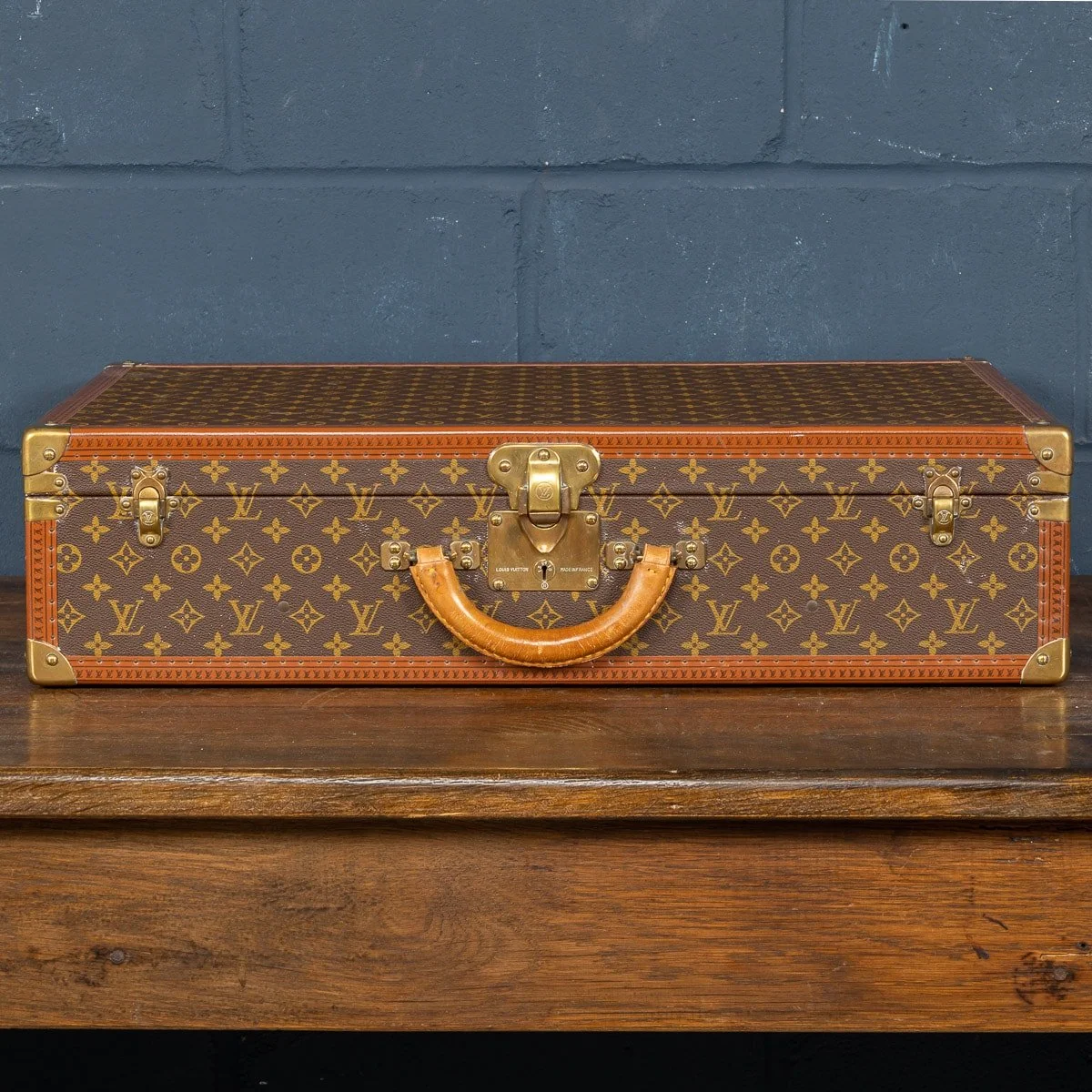 PUSHKIN ANTIQUES - 20thC LOUIS VUITTON SUITCASE IN MONOGRAM CANVAS, FRANCE c.1970 2- 03.jpg