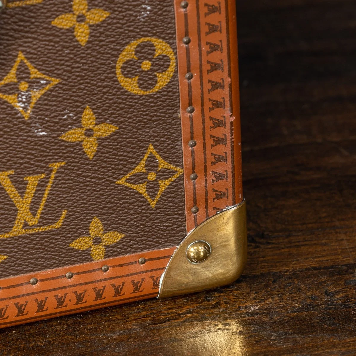 PUSHKIN ANTIQUES - 20thC LOUIS VUITTON SUITCASE IN MONOGRAM CANVAS, FRANCE c.1970 2- 12.jpg