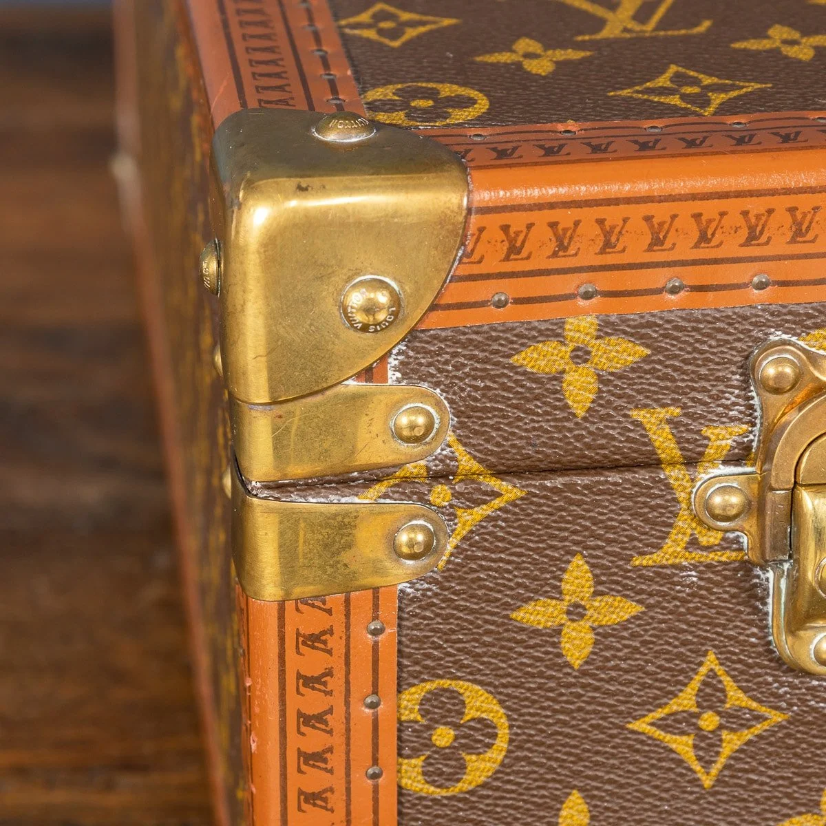 PUSHKIN ANTIQUES - 20thC LOUIS VUITTON SUITCASE IN MONOGRAM CANVAS, FRANCE c.1970 2- 15.jpg