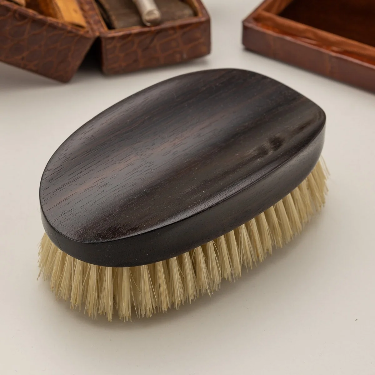 PUSHKIN ANTIQUES - ANTIQUE 20thC BRITISH MADE CROCODILE TRAVEL OVERNIGHT VANITY CASE c.1900 - 24.jpg