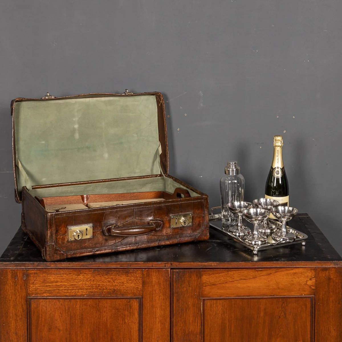 PUSHKIN ANTIQUES - ANTIQUE 20thC BRITISH MADE CROCODILE TRAVEL PICNICK CASE c.1900 - 10.jpg