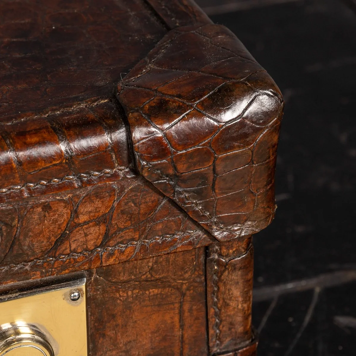 PUSHKIN ANTIQUES - ANTIQUE 20thC BRITISH MADE CROCODILE TRAVEL PICNICK CASE c.1900 - 16.jpg
