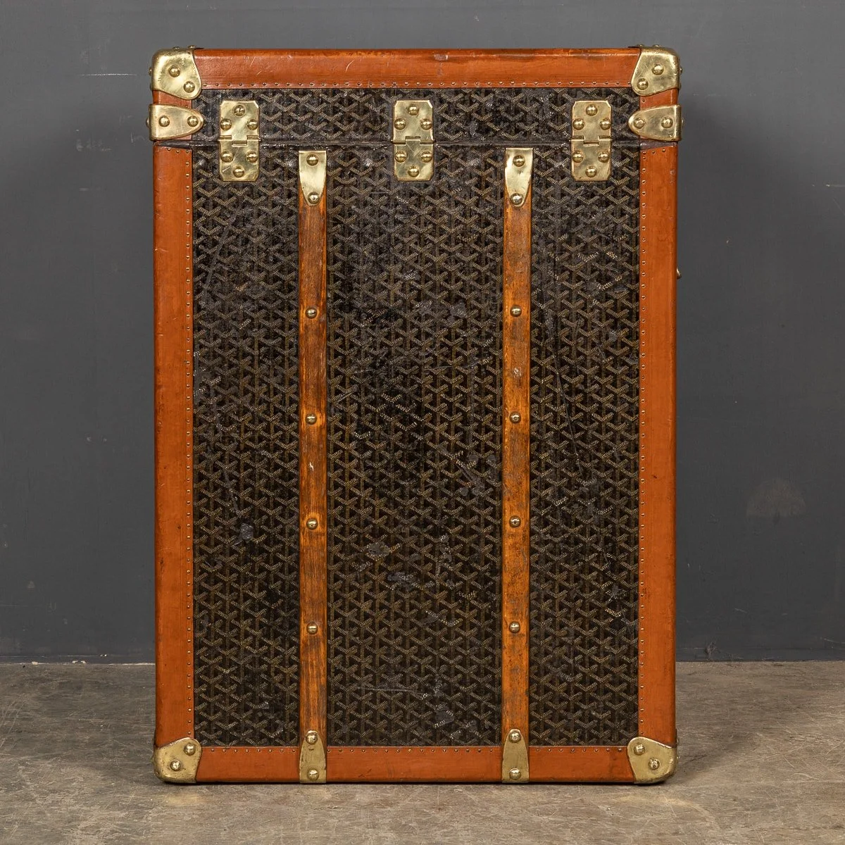 PUSHKIN ANTIQUES - ANTIQUE 20thC GOYARD STEAMER TRUNK WITH CHEVRON PATTERN, PARIS c.1920 - 06.jpg