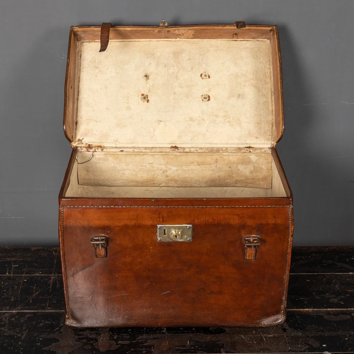PUSHKIN ANTIQUES - ANTIQUE 20thC SMALL BRIDLE LEATHER HAT CASE c.1910 - 10.jpg